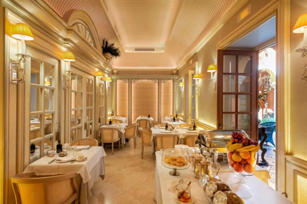 Restaurant, Hotel Casa Del Poeta, Seville