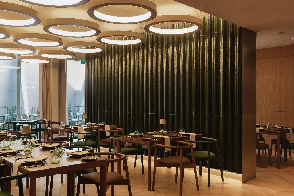 Restaurant, Lumen Hotel and The Lisbon Light Show, Lisbon