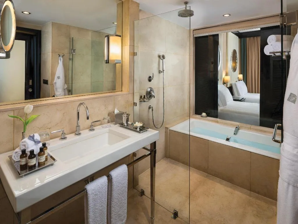 Room, Fairmont Nile City, Cairo