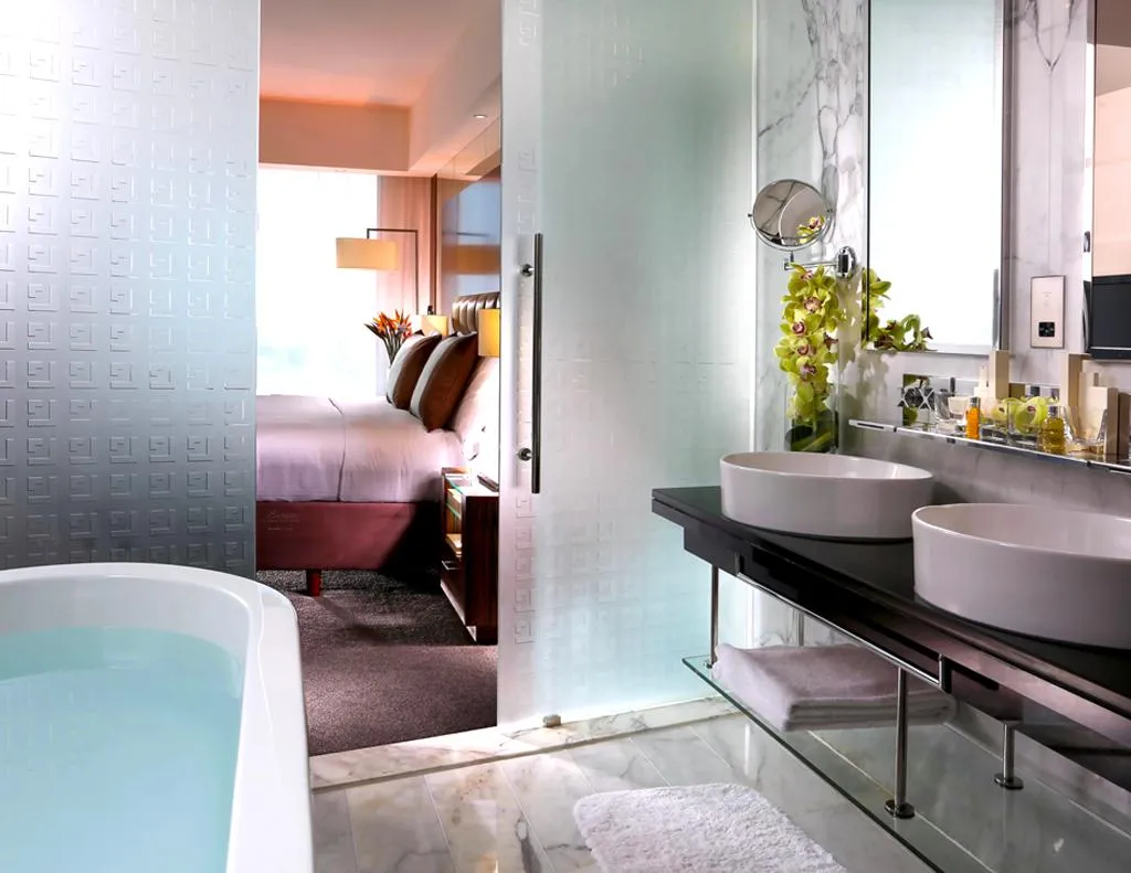 DOUBLE CLUB Room, voco Bonnington Dubai, Dubai