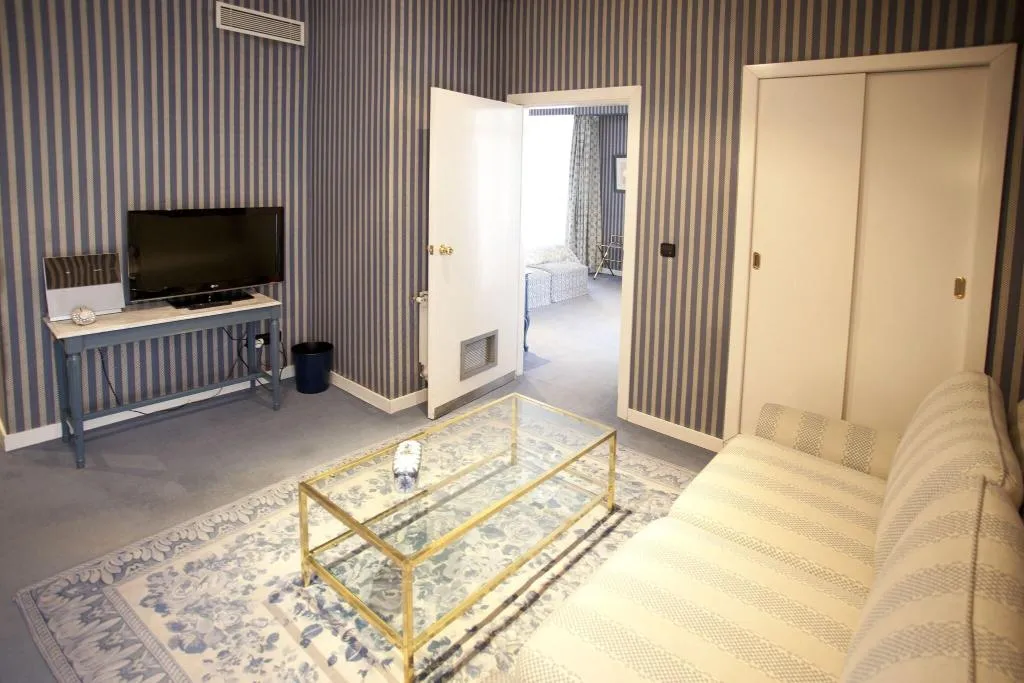 STUDIO WITH DOUBLE BED Room, Santos Agumar Atocha, Madrid