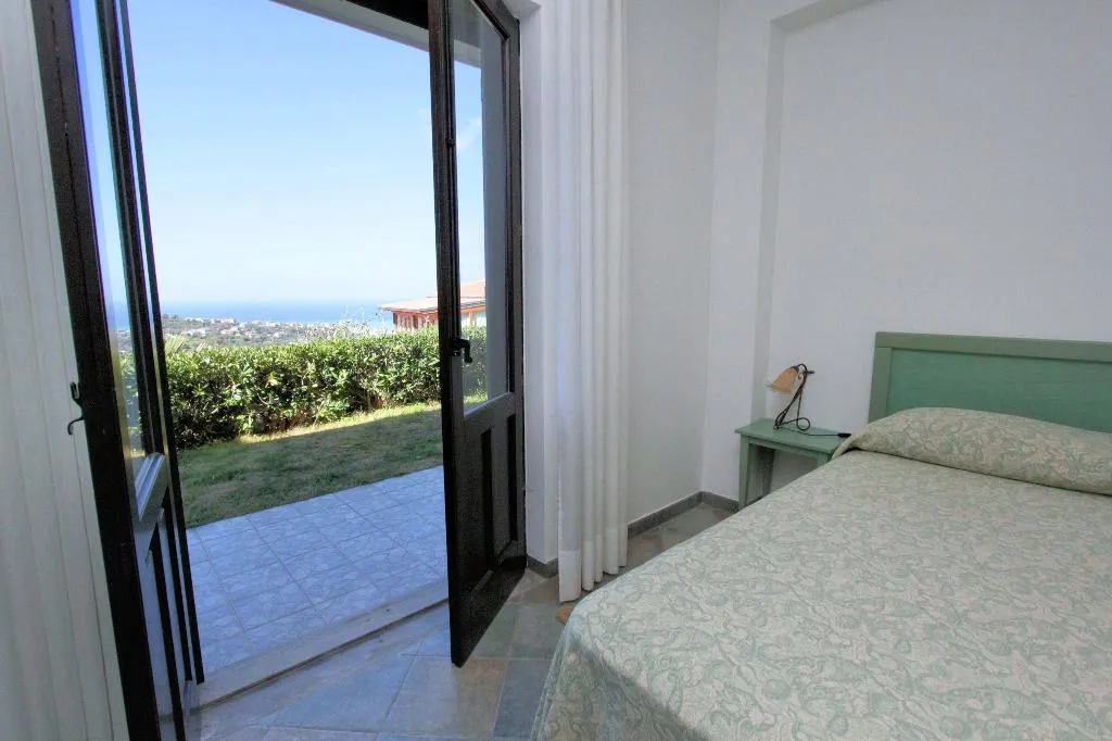 APARTMENT GARDEN VIEW TWO BEDROOMS Room, Residence Galati, Catania