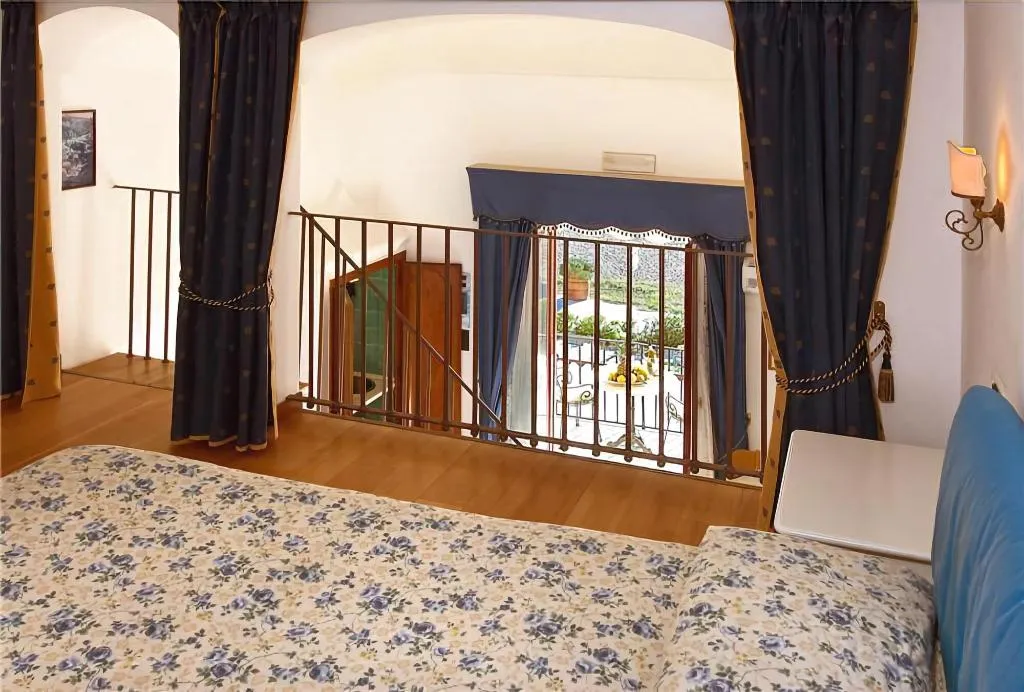 Room, La Caravella Positano, Naples