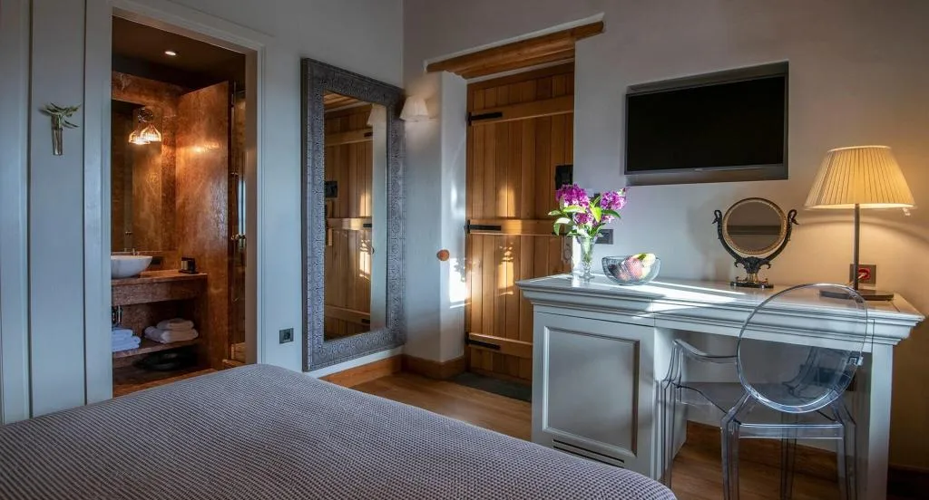 DOUBLE QUEEN SIZE BED Room, Kinsterna Hotel, Kalamata