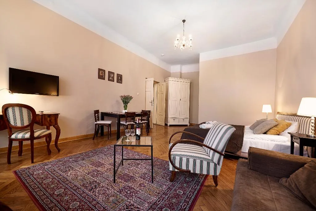 FAMILY ROOM TWO BEDROOMS Room, Gołębia 8 Residence, Krakow