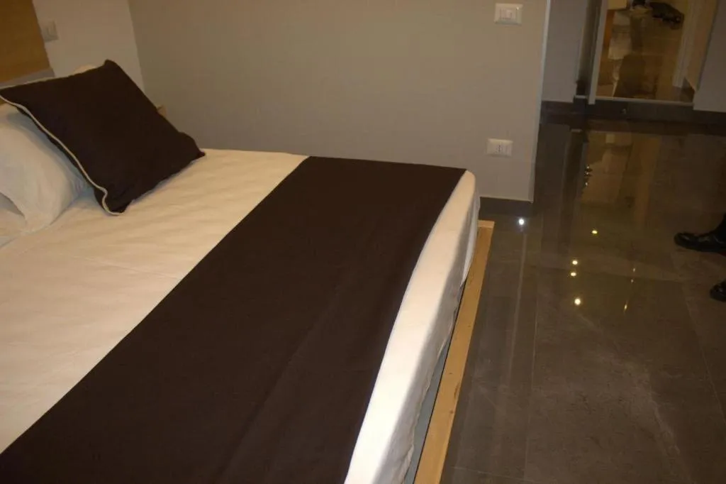 Room, Be Italian Bovio Flats, Naples