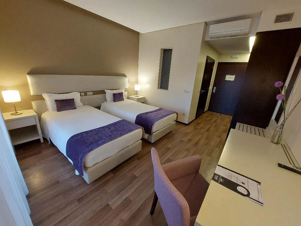 Double or Twin CITY VIEW Room, Hotel Monte Lírio, Porto