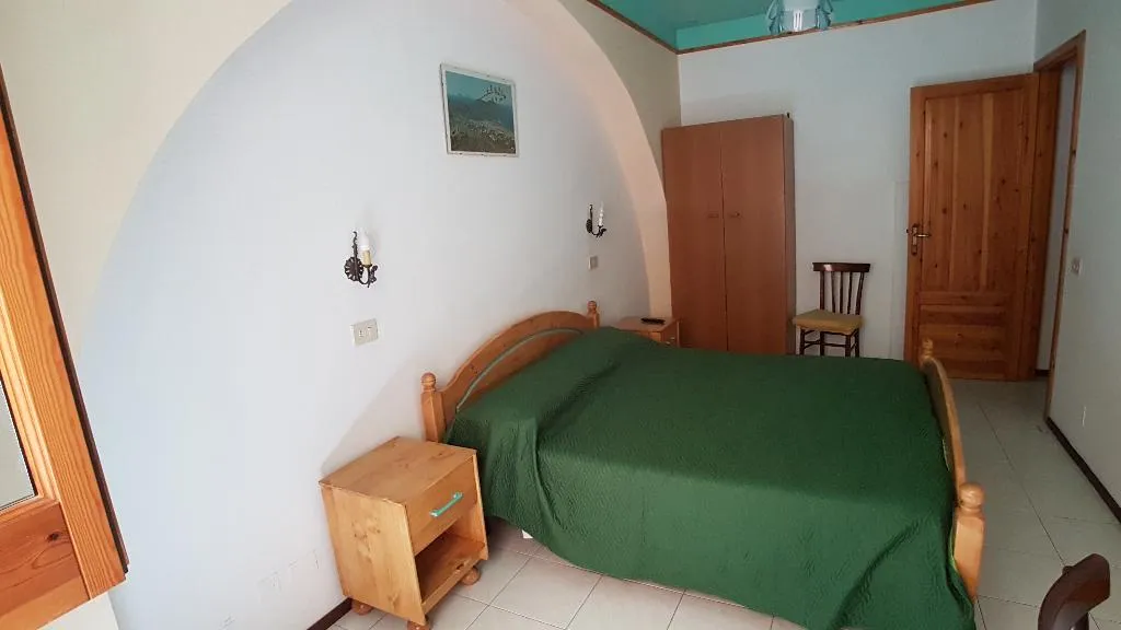 QUADRUPLE TWO BEDROOMS ONE BATHROOM Room, Casa Vittorio, Catania