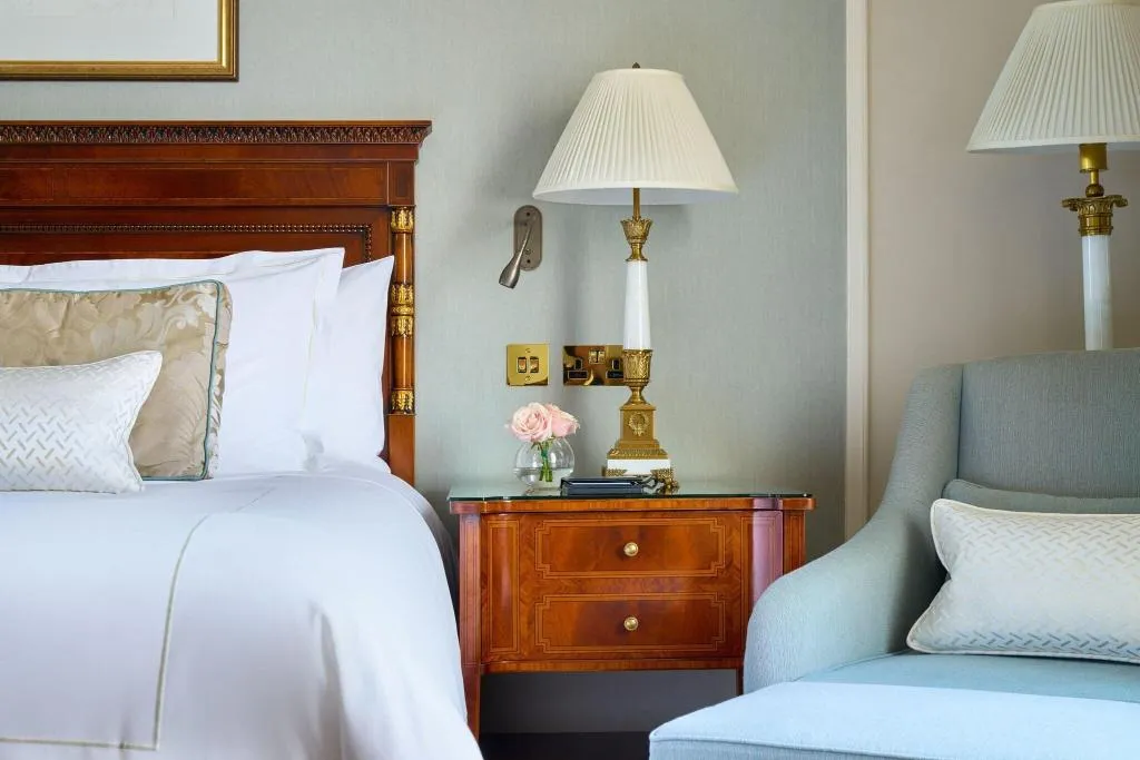 DOUBLE PREMIUM KING BED Room, The Shelbourne, Autograph Collection, Dublin