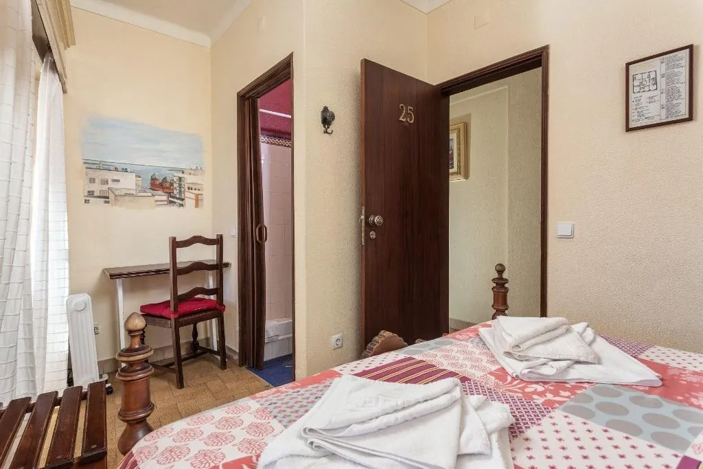 Room, Pension Bicuar, Algarve