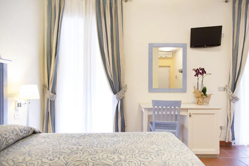 Double or Twin WITH DOUBLE BED Room, Blu hotel Laconia Village, Olbia