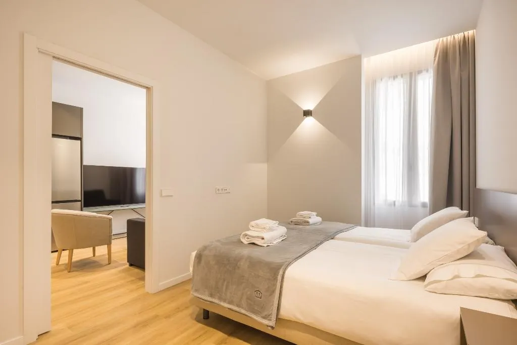 APARTMENT TWO BEDROOMS Room, Mon Suites Jardin de Ayora, Valencia
