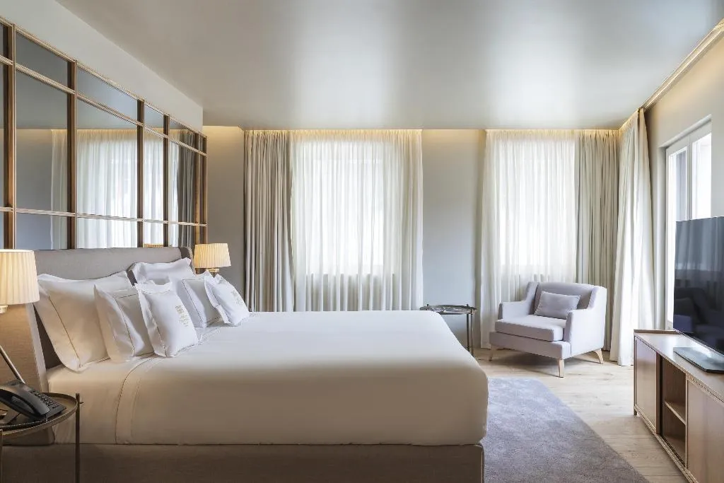 DOUBLE PREMIUM KING BED Room, Vignette Collection  Casa da Companhia, Porto