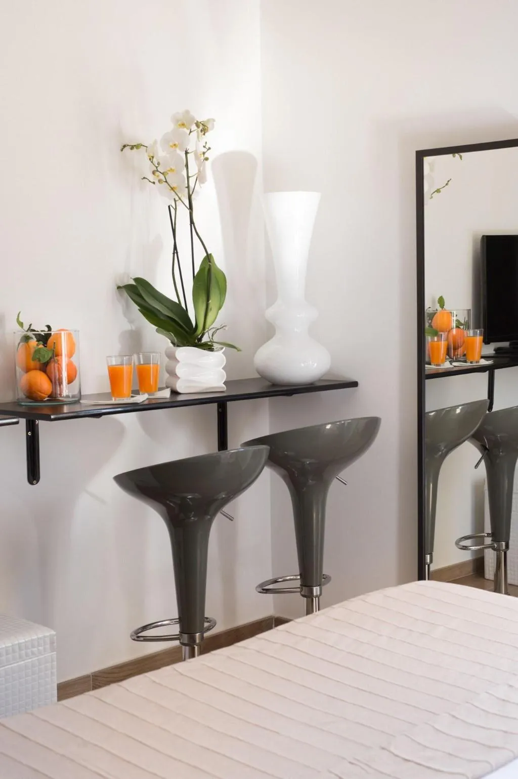 Room, La Maison Des Tout Le Monde, Naples