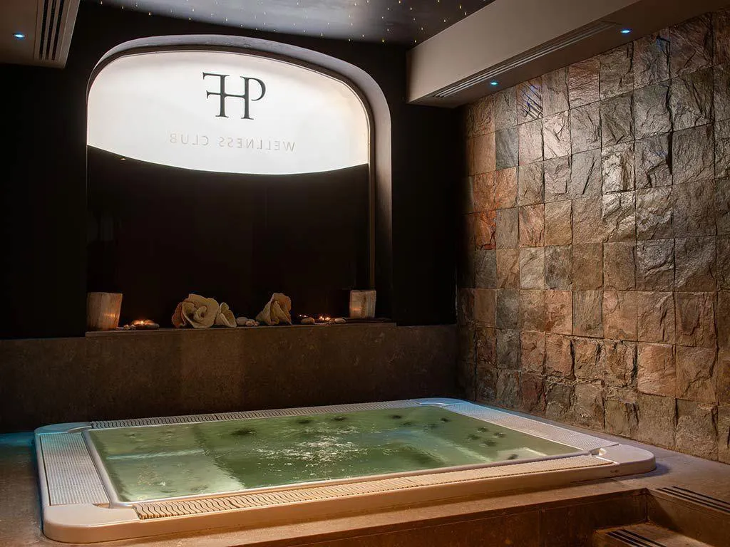 Sports and Entertainment, Hotel Porta Felice, Palermo