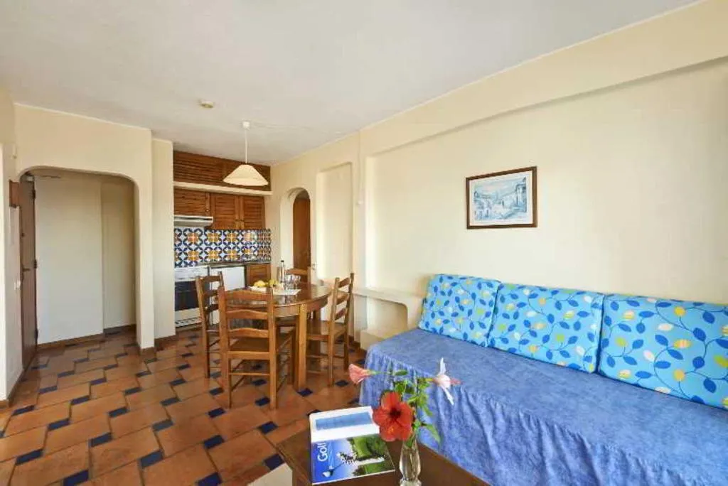 APARTMENT TWO BEDROOMS Room, Cheerfulway Ouravista, Algarve