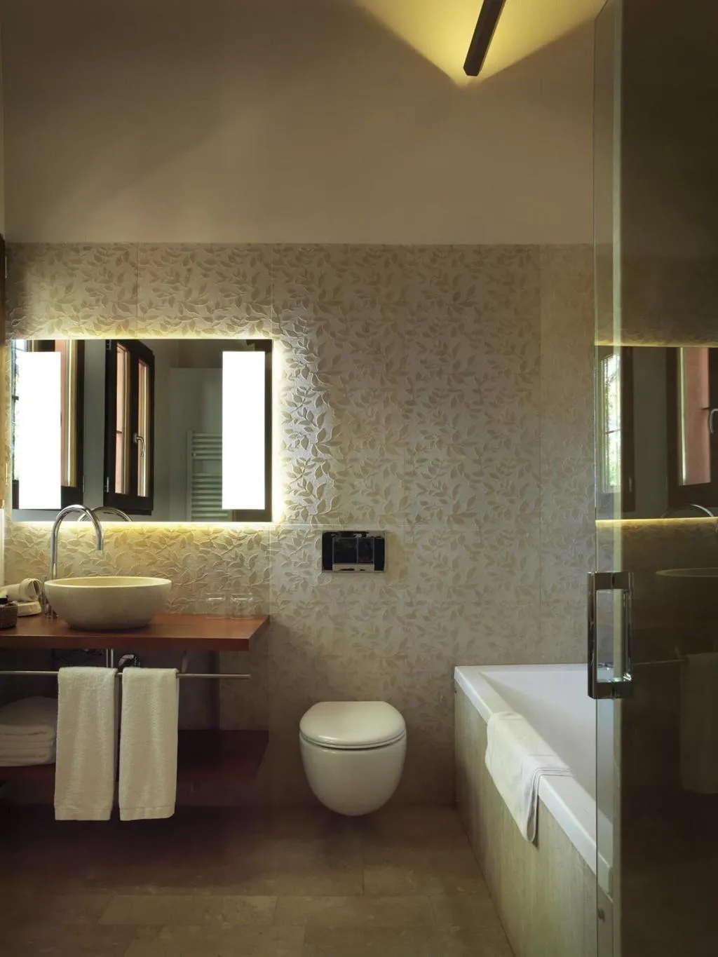 Room, Mont-Sant, Valencia