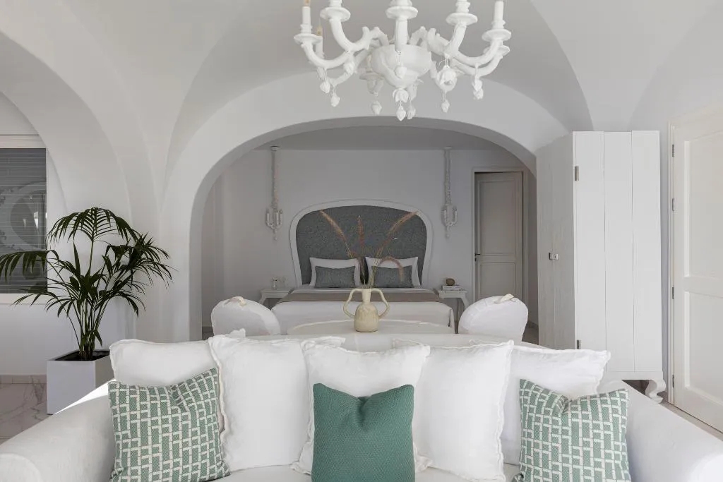 SUITE WITH PRIVATE POOL Room, Canaves Oia Suites, Santorini