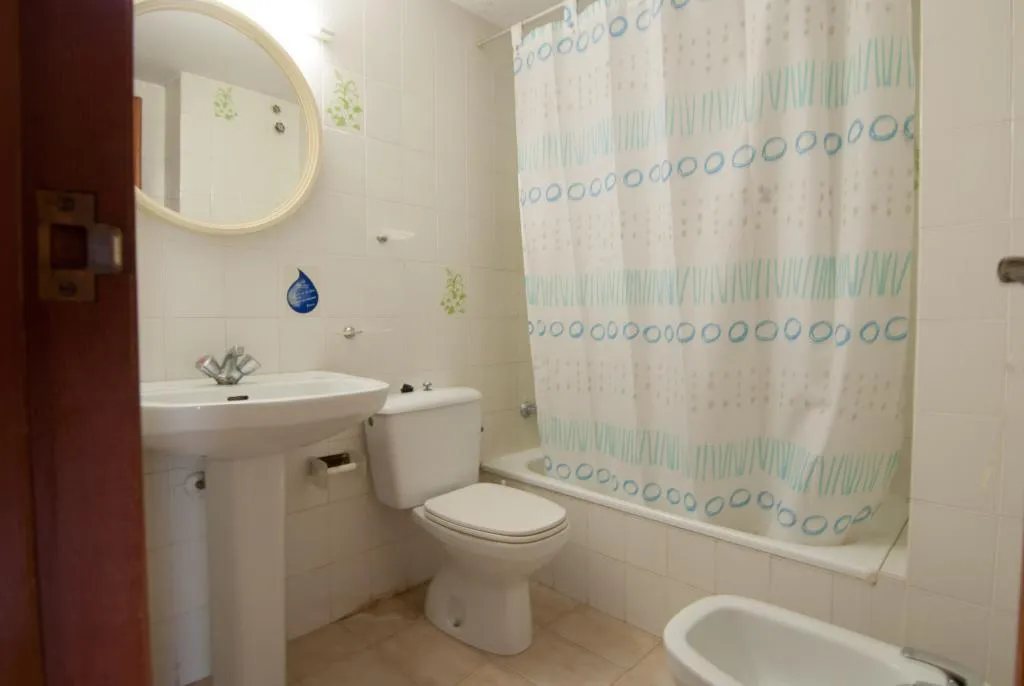 APARTMENT CAPACITY 3 ONE BEDROOM Room, Iris, Valencia