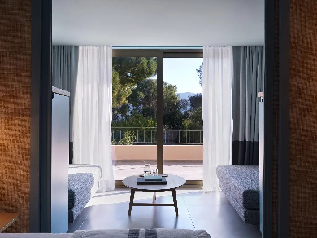 QUADRUPLE TWO BEDROOMS ONE BATHROOM Room, Kalamaki Beach, Athens