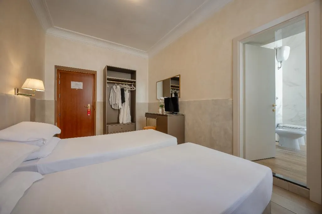 TWIN STANDARD Room, Palladium Palace, Rome