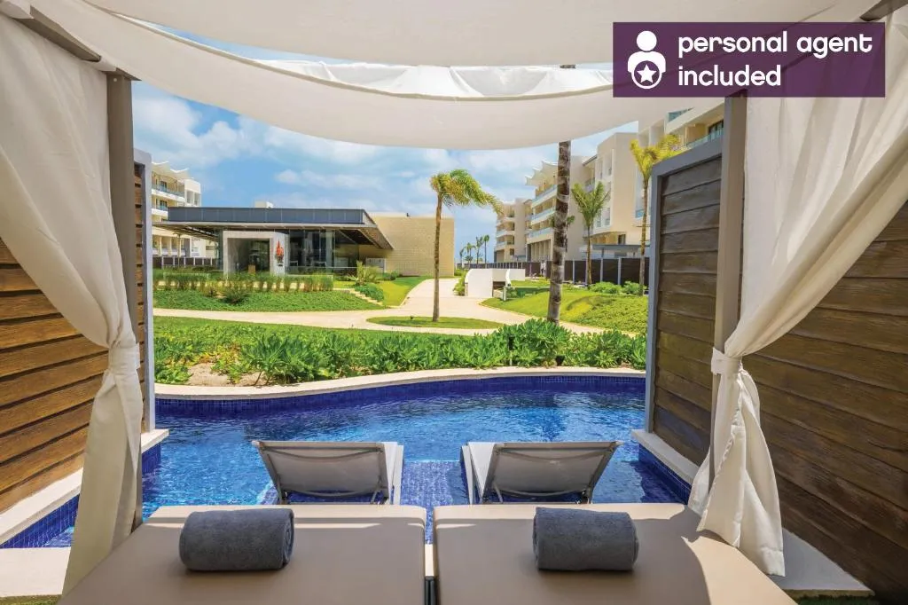 JUNIOR SUITE WITH PRIVATE POOL Room, Planet Hollywood Cancun by Royalton, Cancun Area