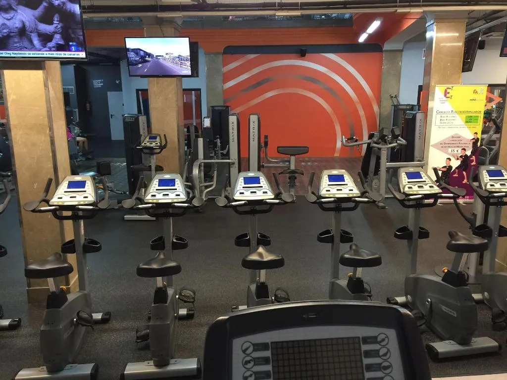 Sports and Entertainment, Hostal Sol Square Madrid, Madrid