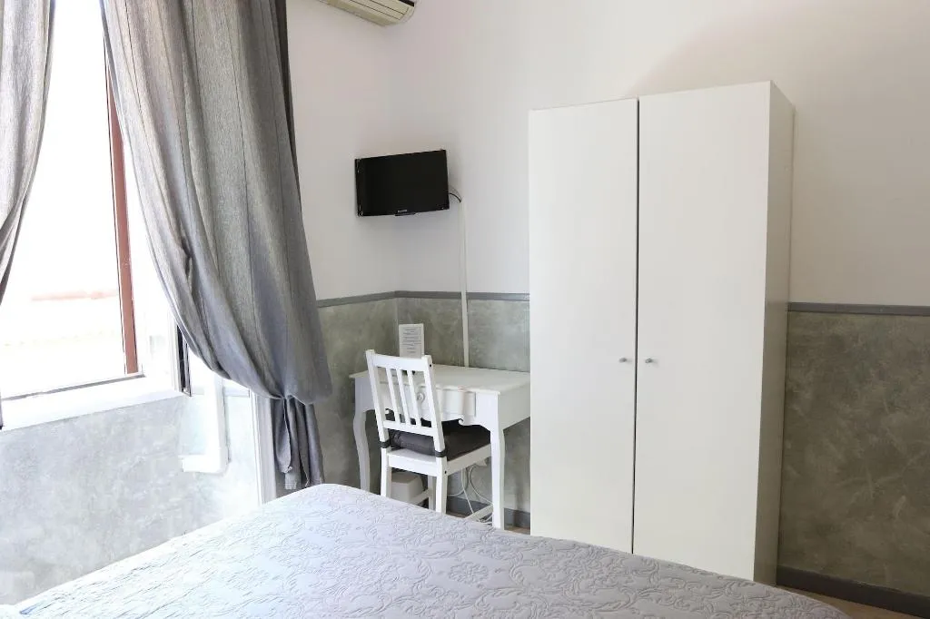 Room, Relais Indipendenza, Naples