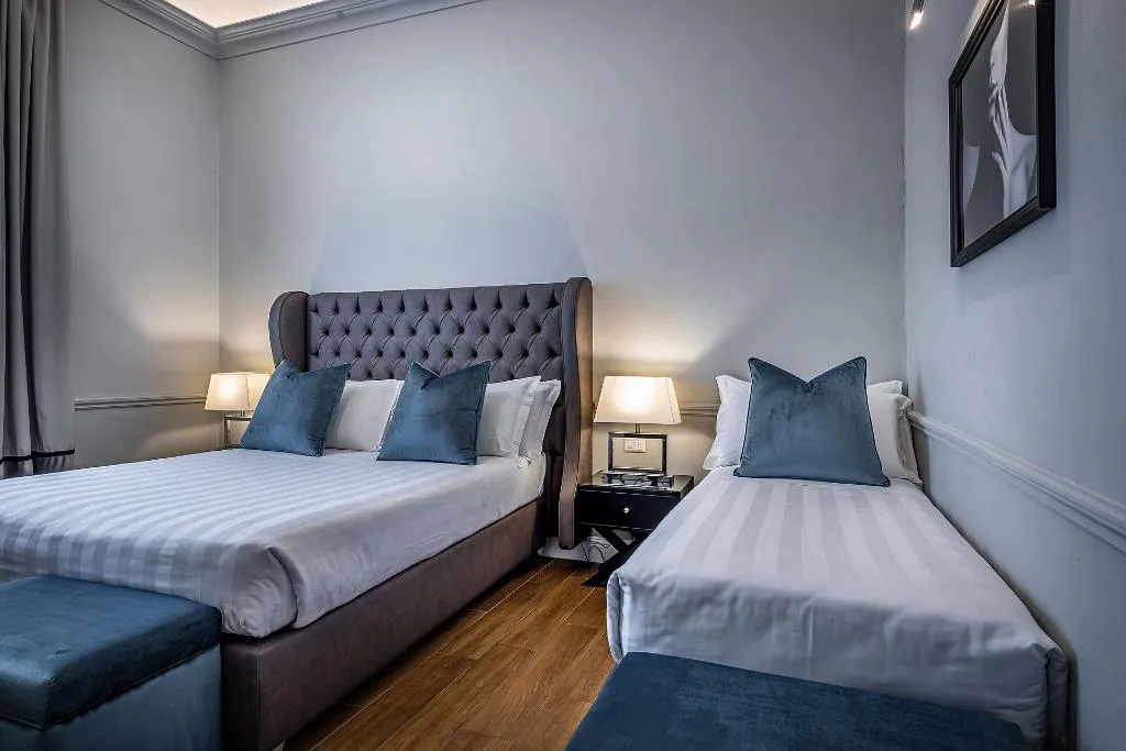 TRIPLE SUPERIOR Room, Hotel Ungherese Small Luxury Hotel, Florence