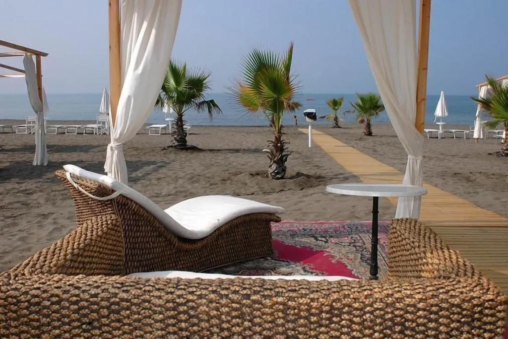 Beach, Domizia Palace Hotel, Naples