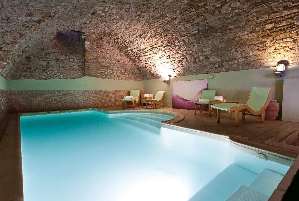 Pool, Palazzo San Niccolo, Florence