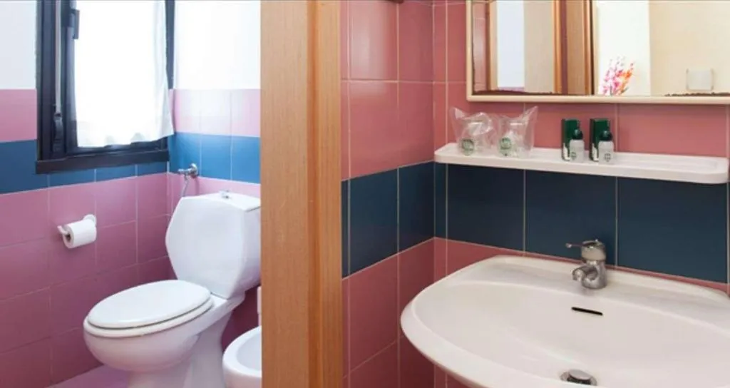 Room, Residence Lepontina, Milan