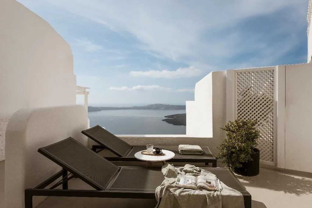 SUITE PARTIAL OCEAN VIEW ONE BEDROOM Room, Aqua Luxury Suites, Santorini