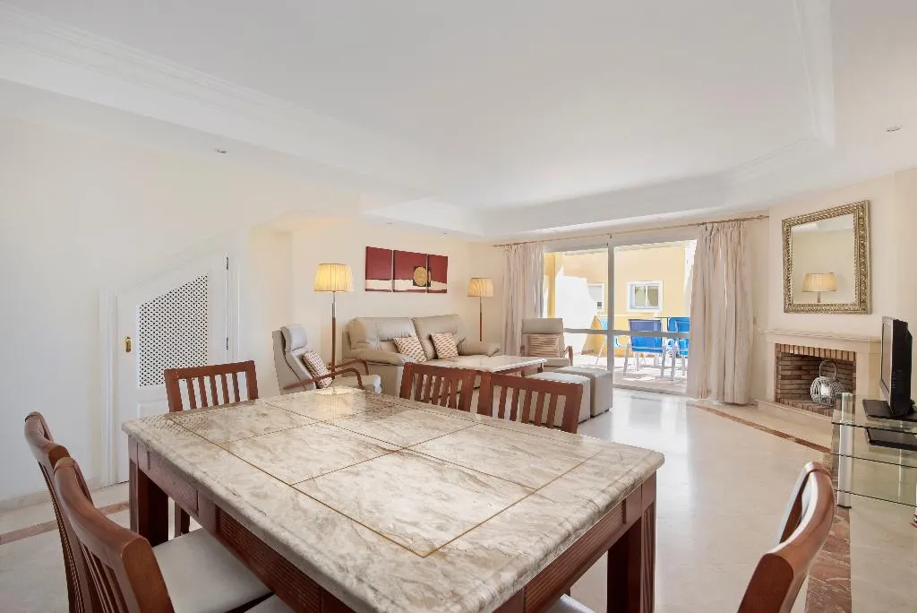 VILLA THREE BEDROOMS Room, Colina del Paraiso, Costa Del Sol