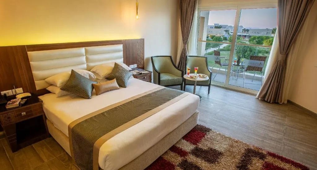 DOUBLE DELUXE SEA VIEW Room, Pickalbatros Royal Moderna Resort -Sharm El Sheikh, Red Sea Riviera