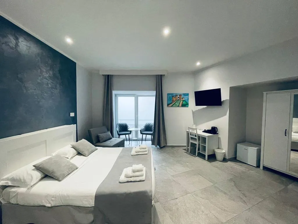 QUADRUPLE STANDARD Room, I Borbone, Naples