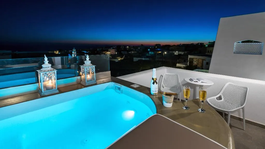 JUNIOR SUITE STANDARD Room, White Harmony Suites, Santorini