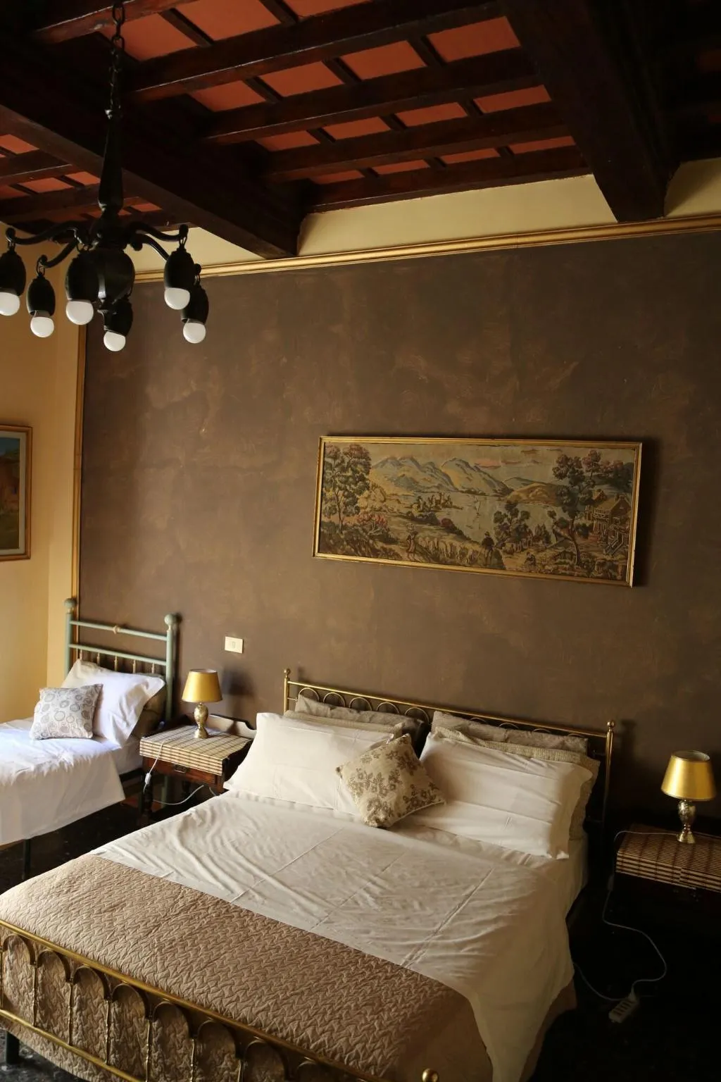 Room, Riverbanks, Florence