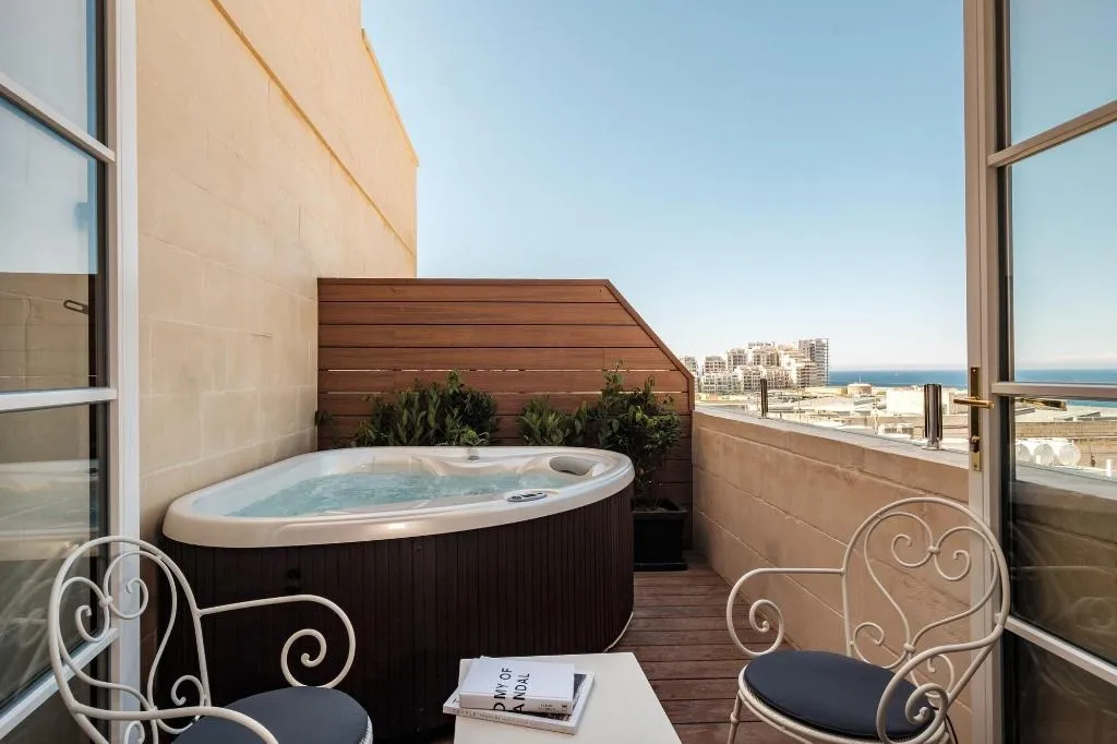 Room, Palais Le Brun, Malta