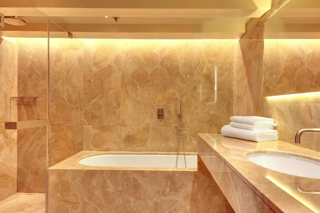 JUNIOR SUITE STANDARD Room, Dona Palace, Venice