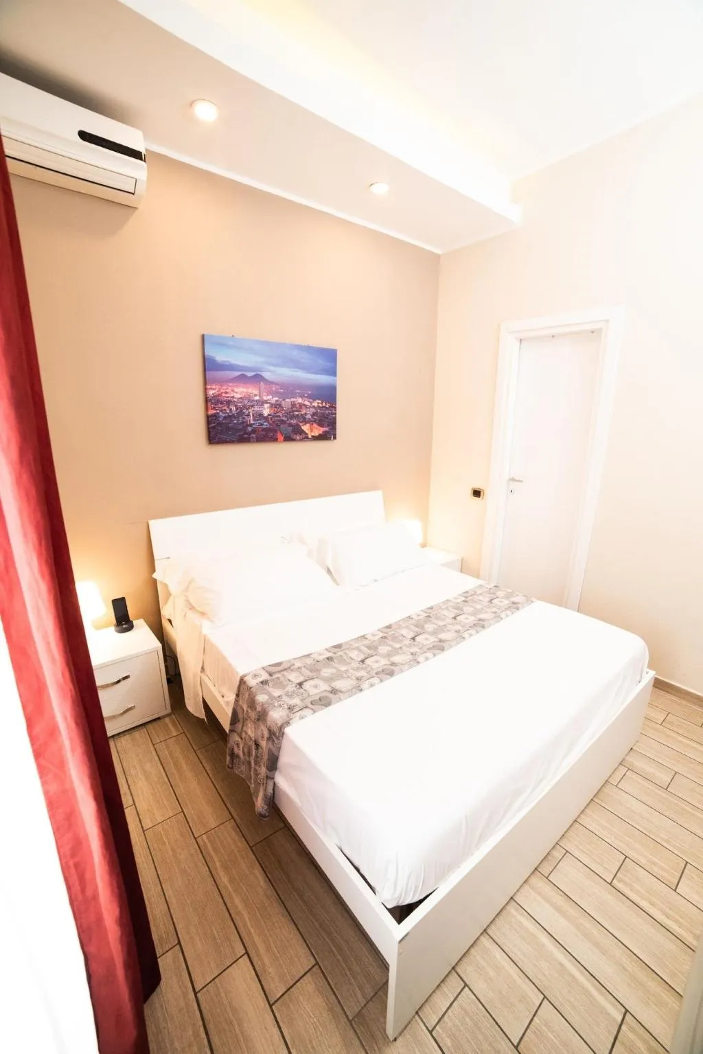 Room, B B Metropolitan, Naples