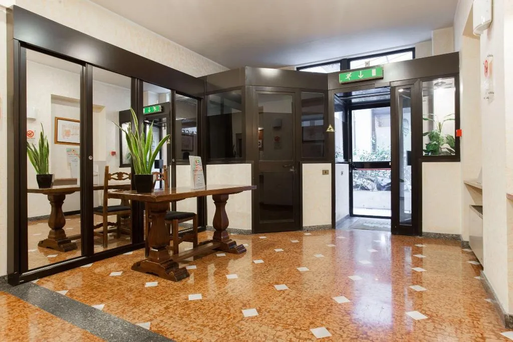 Lobby, Residence Lepontina, Milan