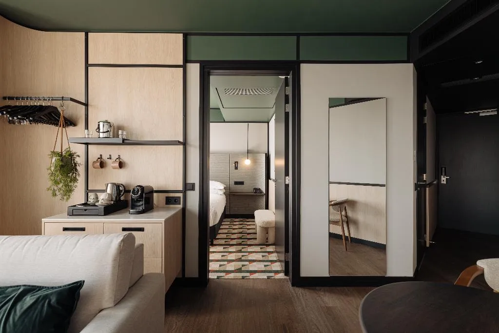 SUITE SUPERIOR CITY VIEW Room, DoubleTree by Hilton Amsterdam Centraal Station, Amsterdam