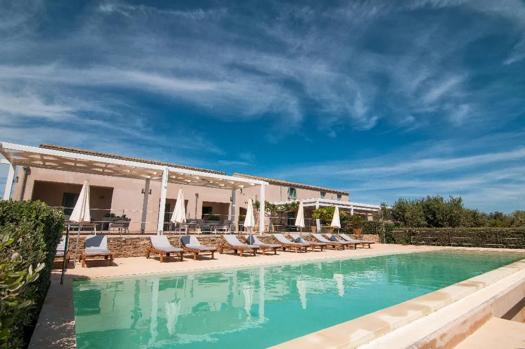Sports and Entertainment, Relais Casina Miregia, Catania