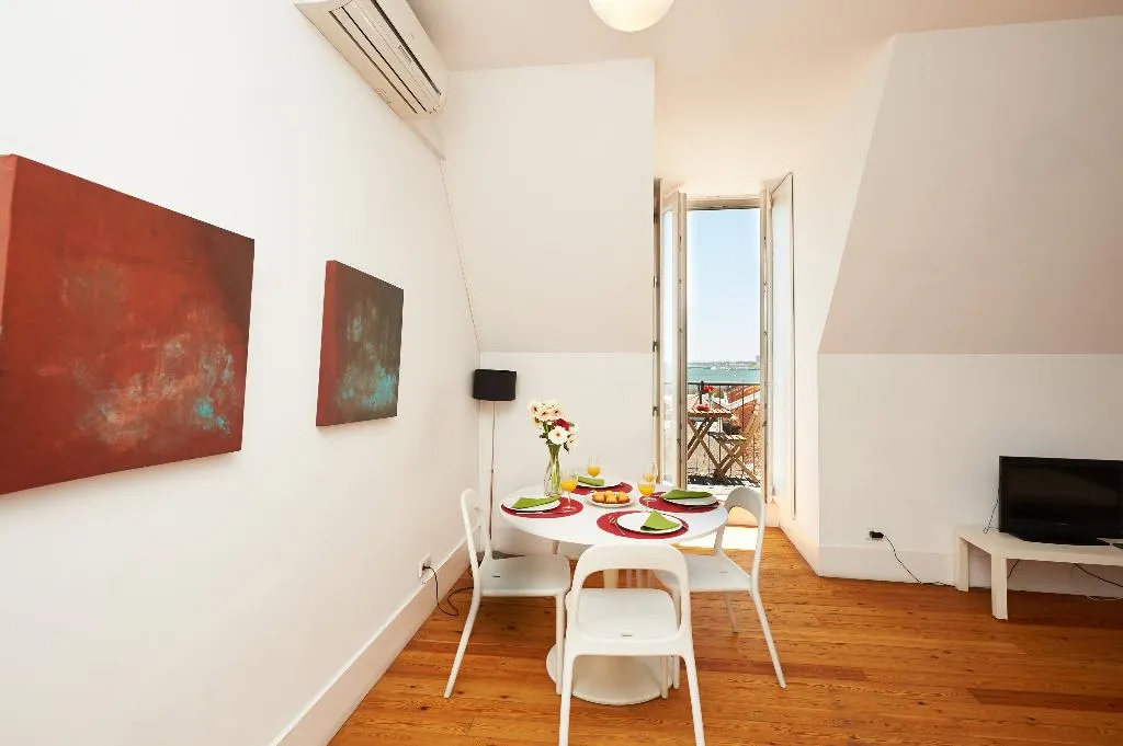 APARTMENT THREE BEDROOMS Room, Hello Lisbon Conde Barao Apartments, Lisbon