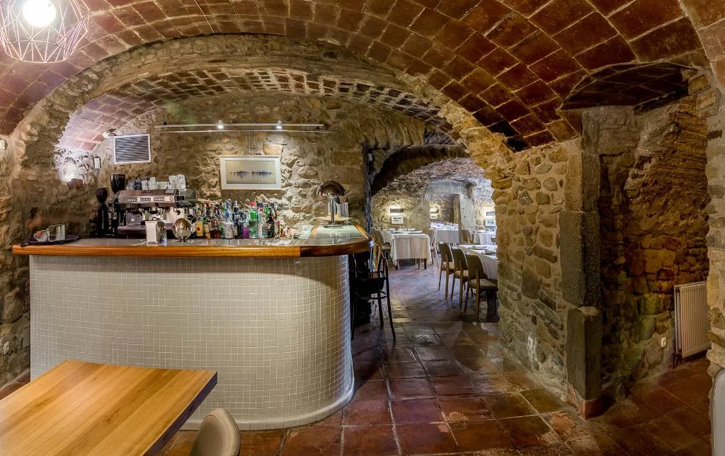 Bar, La Plaça Madremanya, Costa Brava
