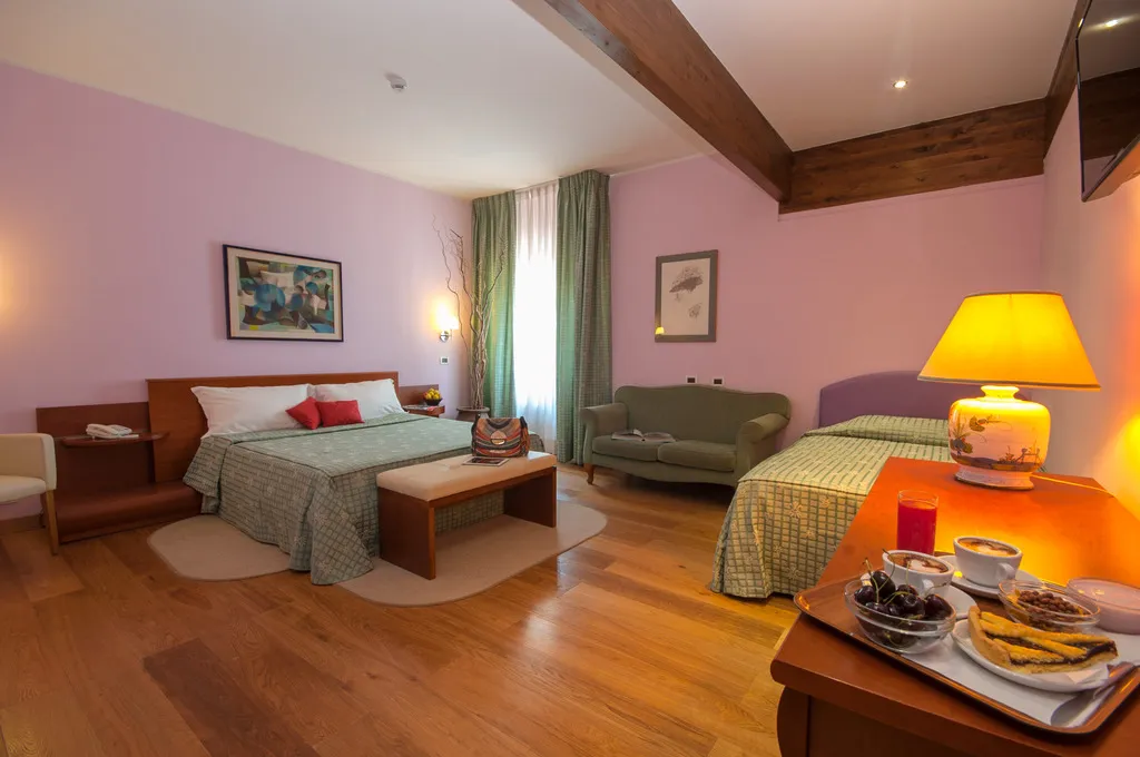 QUADRUPLE STANDARD Room, La Pergola, Rome