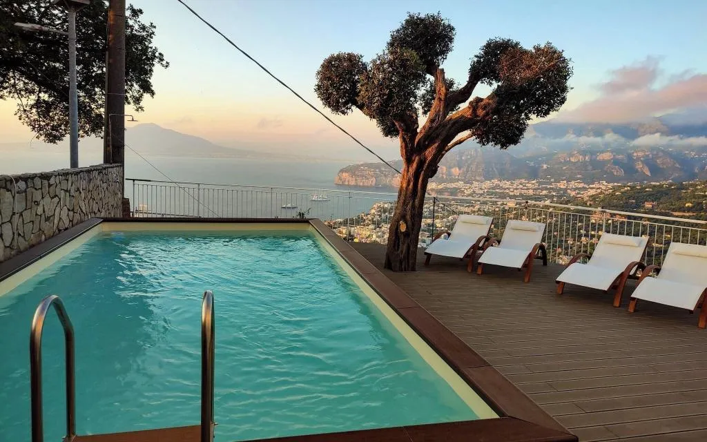 Pool, Villa Fiorita, Naples