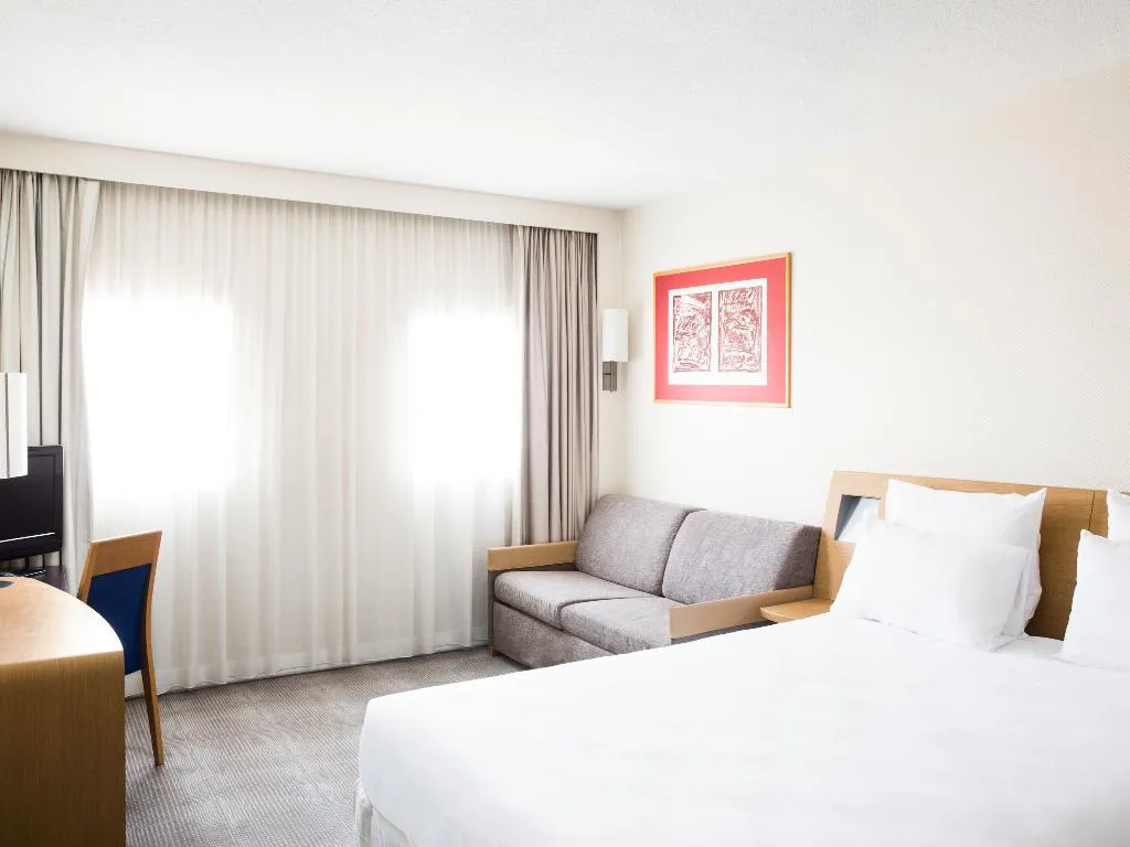 DOUBLE QUEEN SIZE BED Room, Novotel Setubal, Lisbon