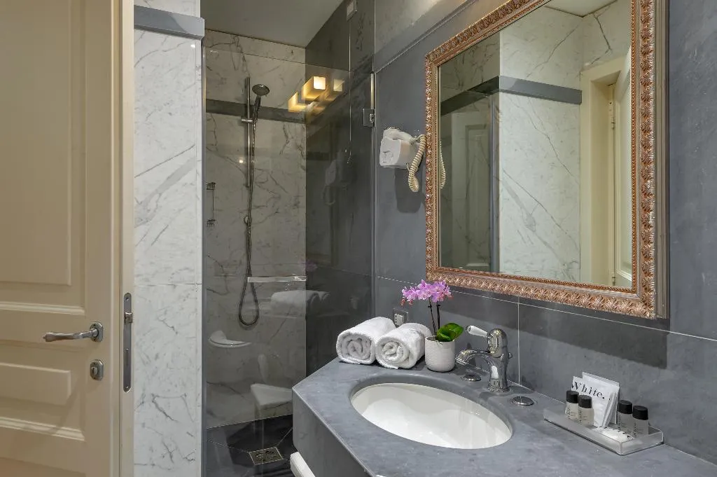 DOUBLE CLASSIC Room, Hotel Principe Torlonia, Rome